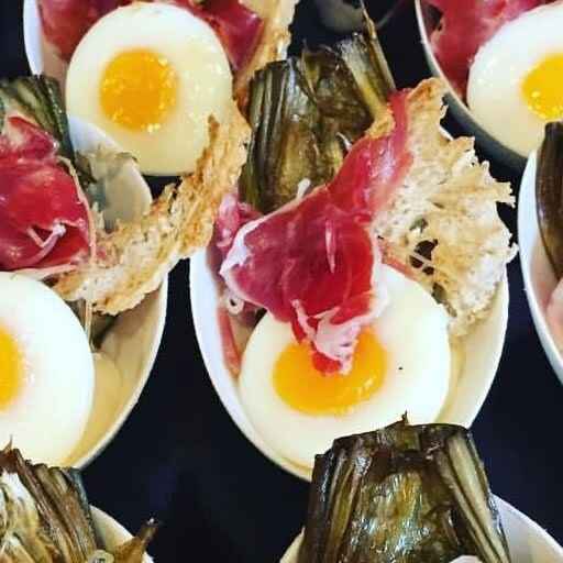 huevo, alcachofa y jamon